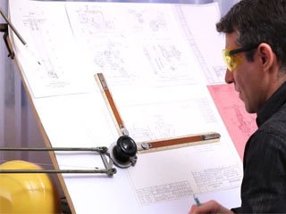 طراح اجرای نصب پروژه های پیچیده ضد لغزش ها یا ترمز پله (استوپ پله یا سُرگیر)