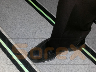 ترمز پله سایشی یا سمباده ای دارای شب نما (فوتولومینسنت)